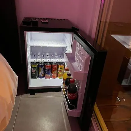 Apartment La *